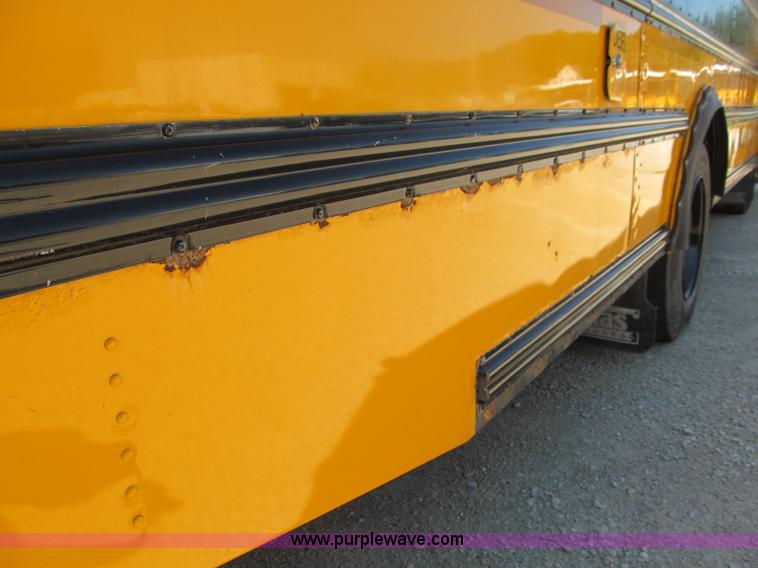 image for item A8367 2003 Thomas Saf-T-Liner school bus