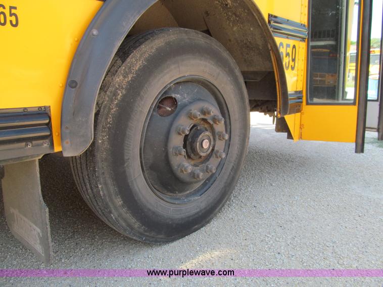 image for item A8367 2003 Thomas Saf-T-Liner school bus