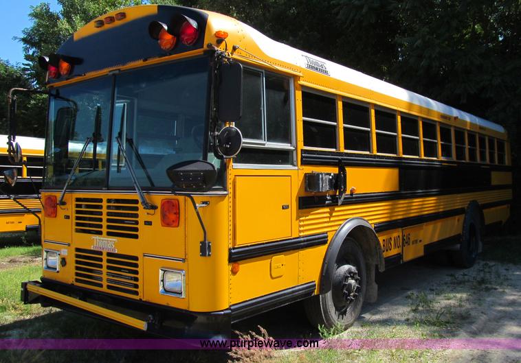 image for item A8368 2001 Thomas Built Saf-T-Liner school bus