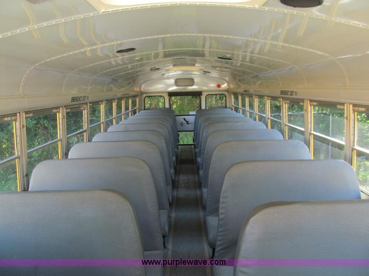 image for item A8368 2001 Thomas Built Saf-T-Liner school bus