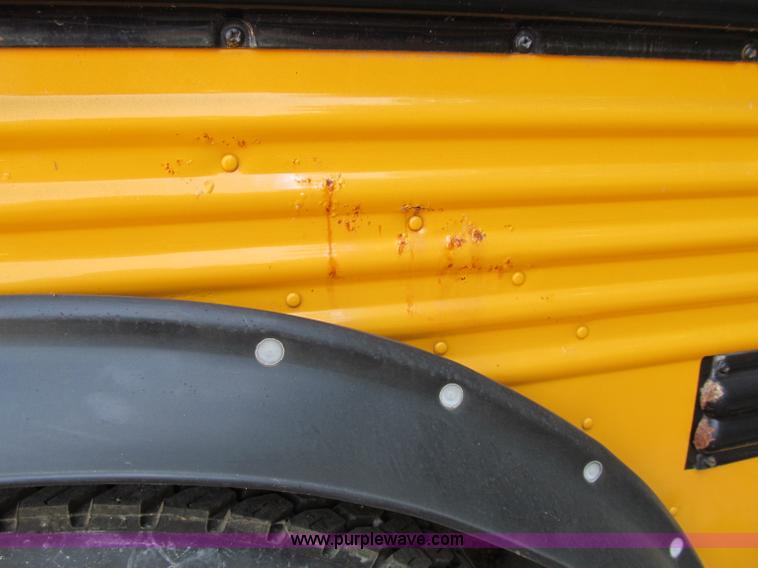 image for item A8368 2001 Thomas Built Saf-T-Liner school bus