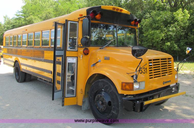 image for item A8369 2000 International Navistar 3800 school bus