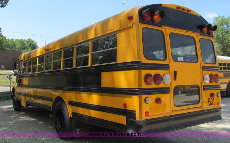 image for item A8369 2000 International Navistar 3800 school bus