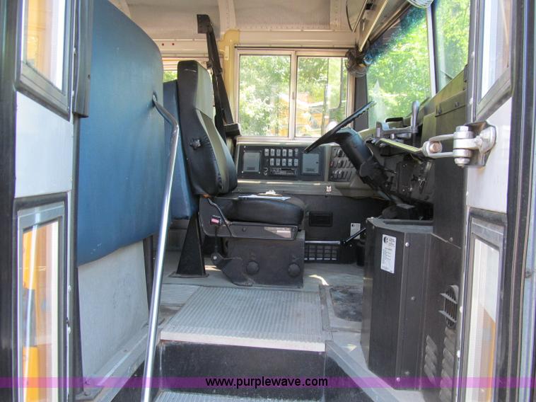 image for item A8369 2000 International Navistar 3800 school bus