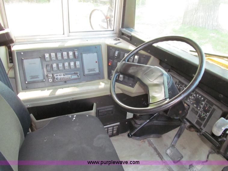image for item A8369 2000 International Navistar 3800 school bus