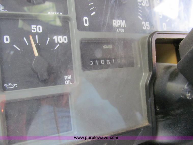 image for item A8369 2000 International Navistar 3800 school bus