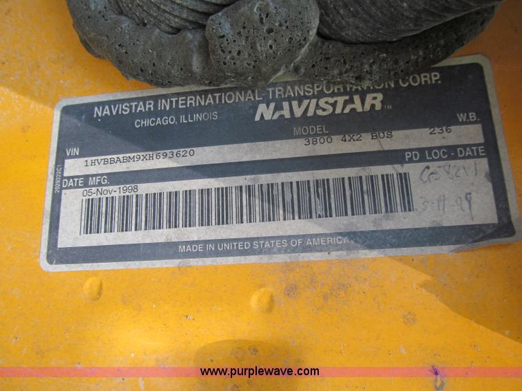 image for item A8369 2000 International Navistar 3800 school bus