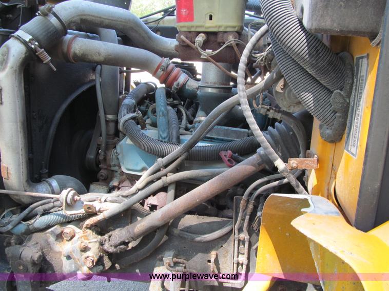 image for item A8369 2000 International Navistar 3800 school bus