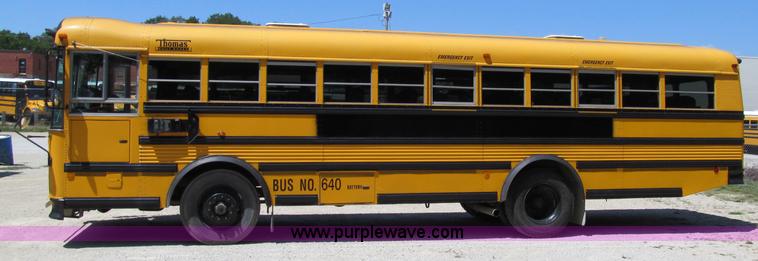 image for item A8370 2001 Thomas Built Saf-T-Liner school bus