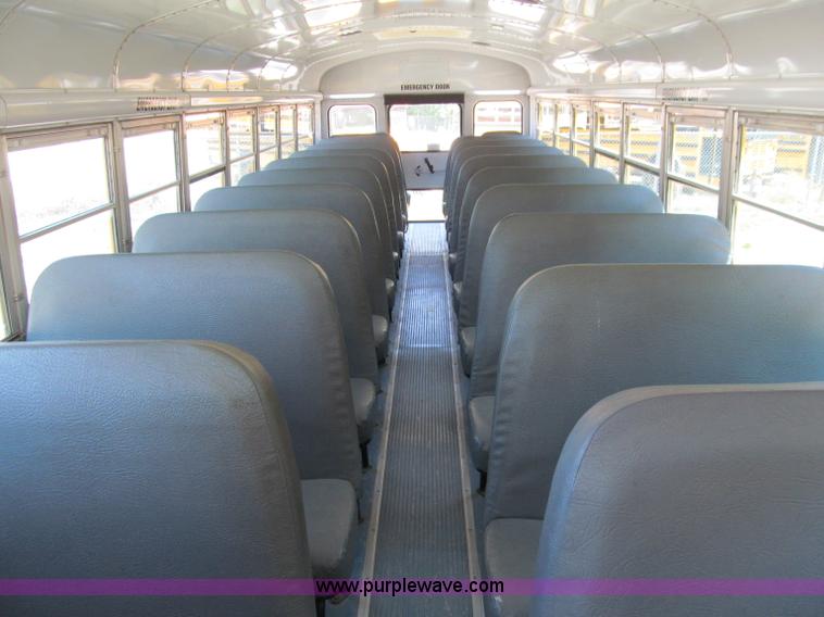 image for item A8370 2001 Thomas Built Saf-T-Liner school bus