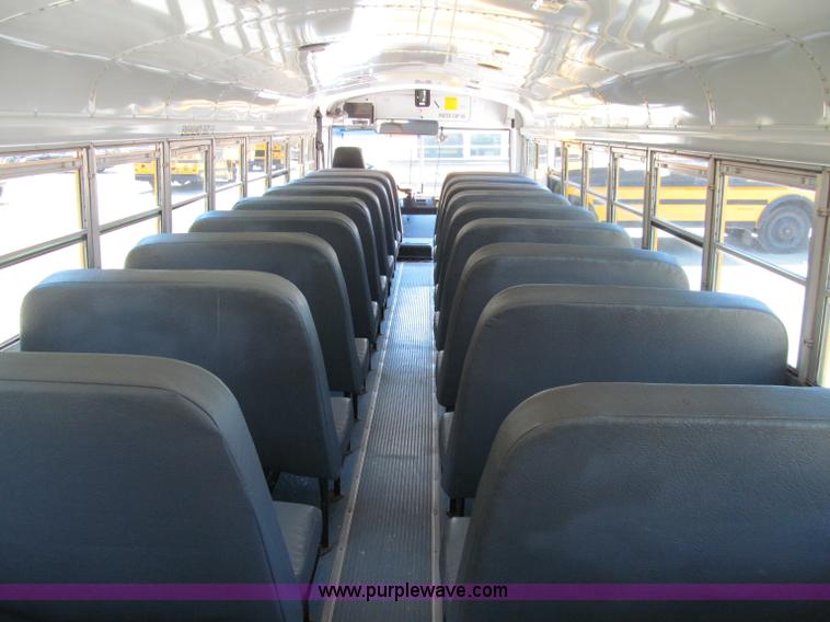image for item A8370 2001 Thomas Built Saf-T-Liner school bus