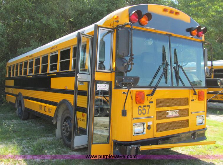 image for item A8371 2002 Thomas Built Saf-T-Liner school bus