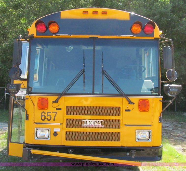 image for item A8371 2002 Thomas Built Saf-T-Liner school bus