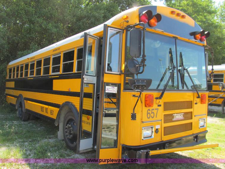 image for item A8371 2002 Thomas Built Saf-T-Liner school bus