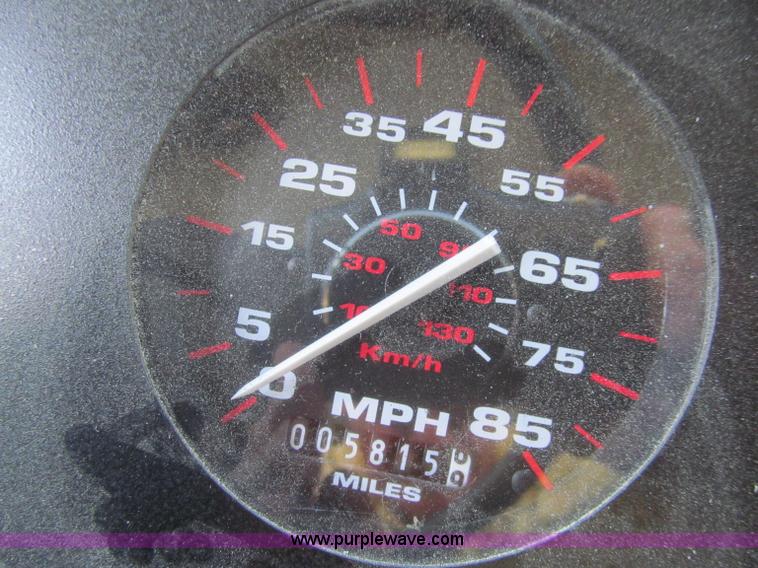 image for item A8371 2002 Thomas Built Saf-T-Liner school bus