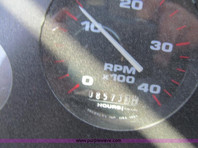 image for item A8371 2002 Thomas Built Saf-T-Liner school bus