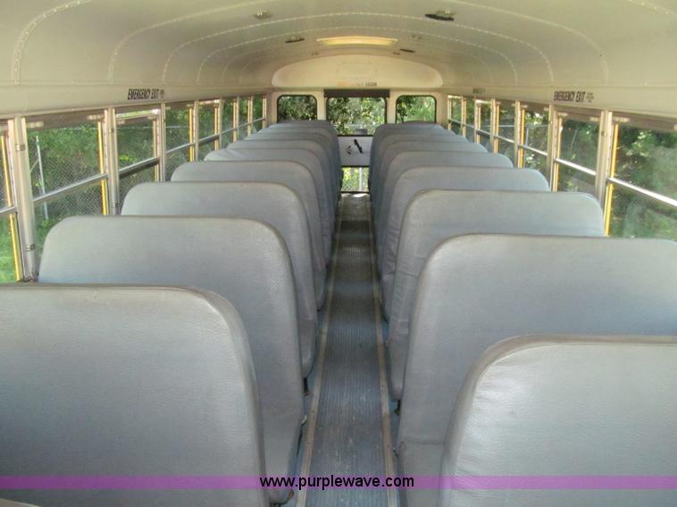 image for item A8371 2002 Thomas Built Saf-T-Liner school bus