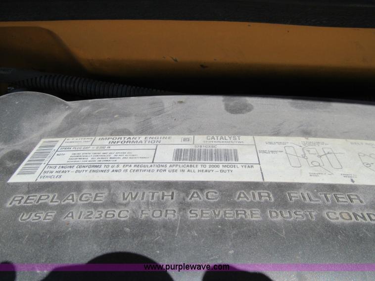 image for item A8372 2001 GMC Savana 3500 school bus