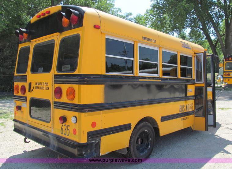 image for item A8373 2000 GMC Savana 3500 school bus