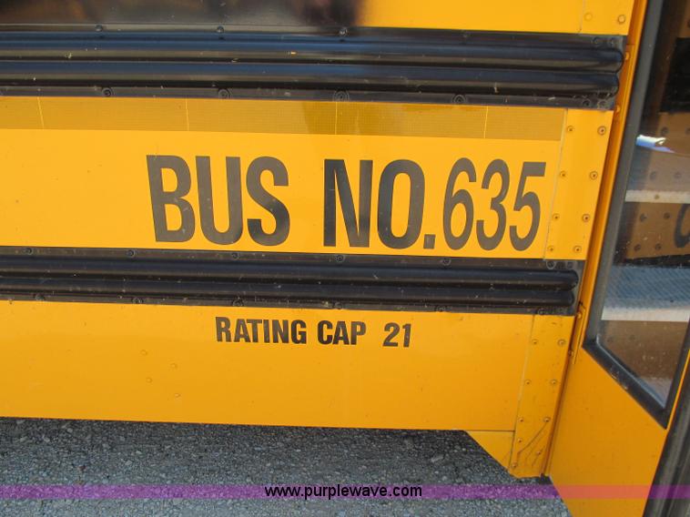 image for item A8373 2000 GMC Savana 3500 school bus