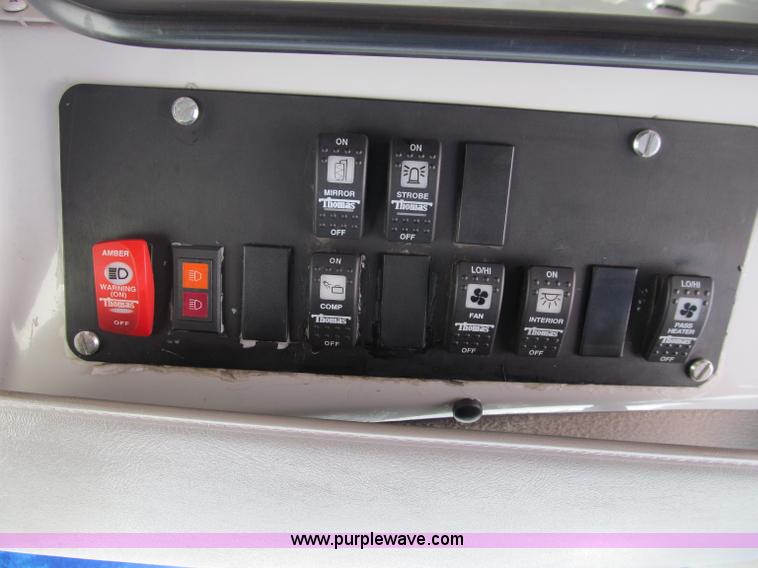 image for item A8373 2000 GMC Savana 3500 school bus