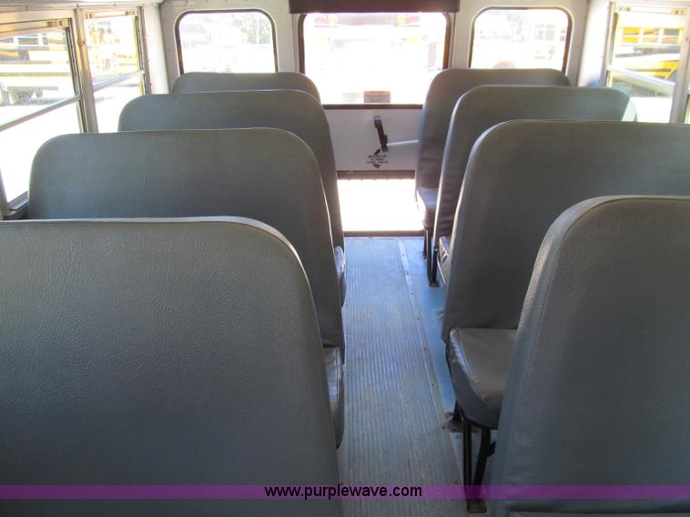 image for item A8373 2000 GMC Savana 3500 school bus