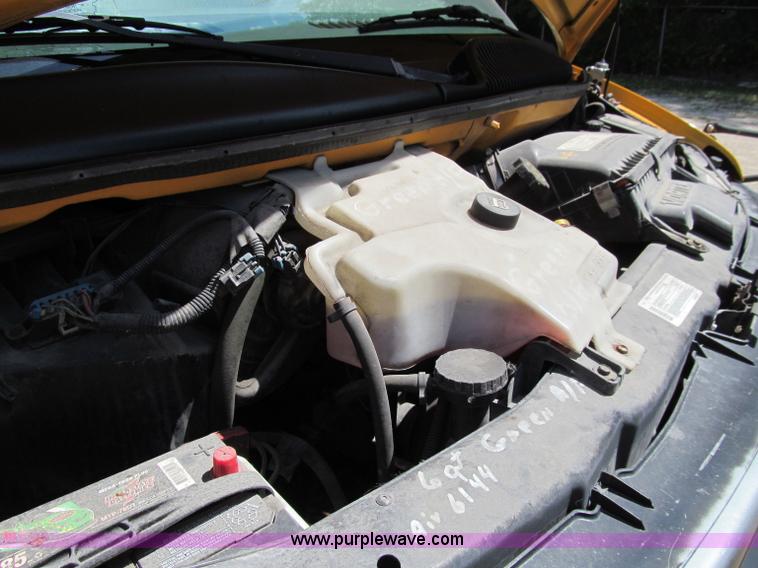 image for item A8373 2000 GMC Savana 3500 school bus