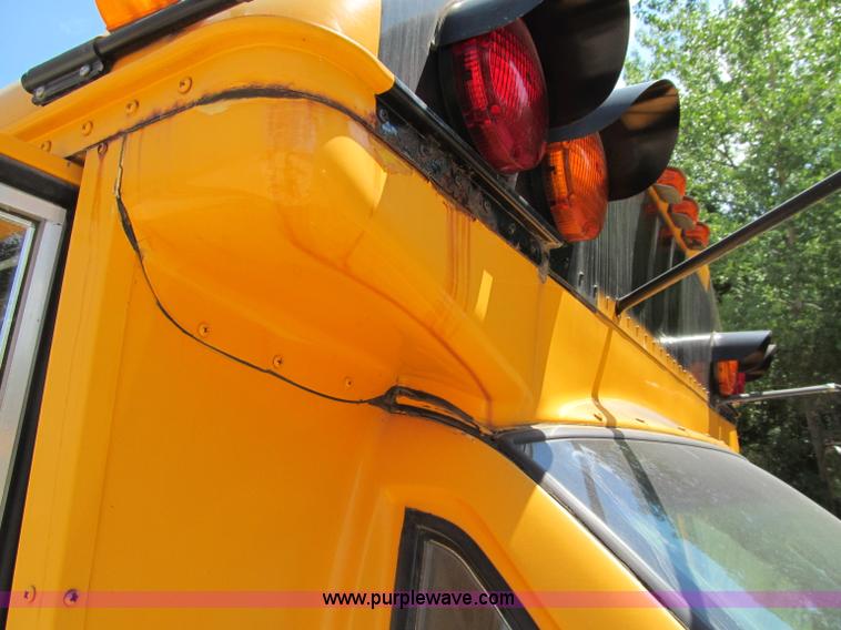 image for item A8373 2000 GMC Savana 3500 school bus