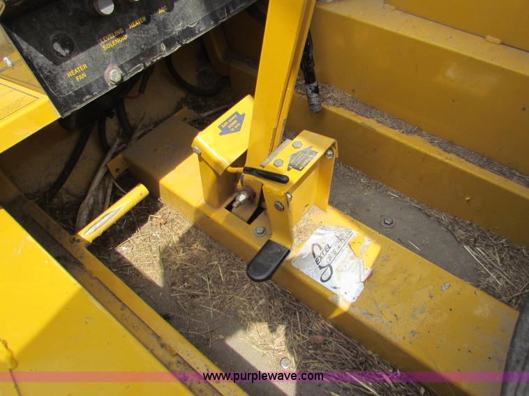 image for item B1425 2006 Hustler 6400 Hill Sider lawn mower