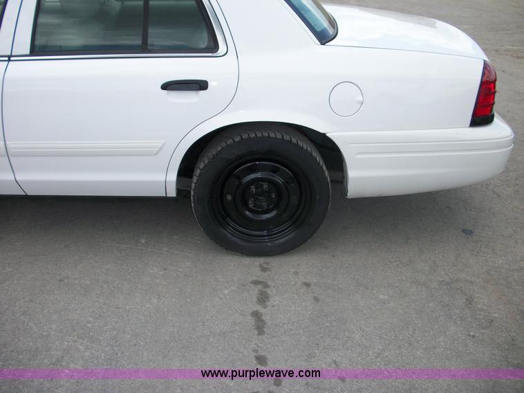 image for item B1426 2009 Ford Crown Victoria Police Interceptor