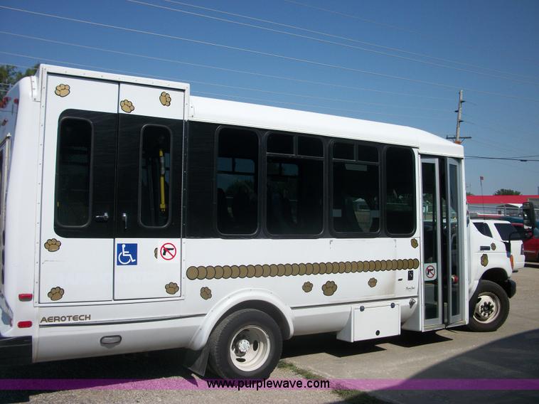 image for item B1427 2007 Ford E450 Super Duty transit bus