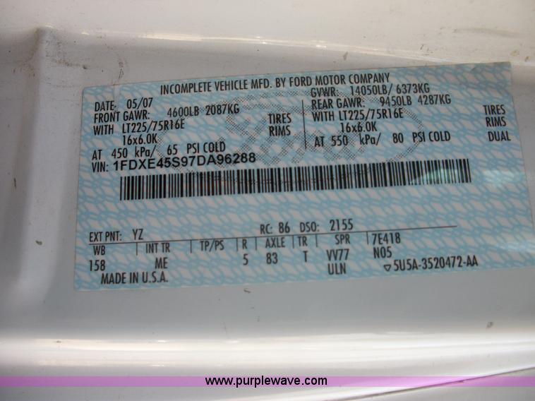 image for item B1427 2007 Ford E450 Super Duty transit bus