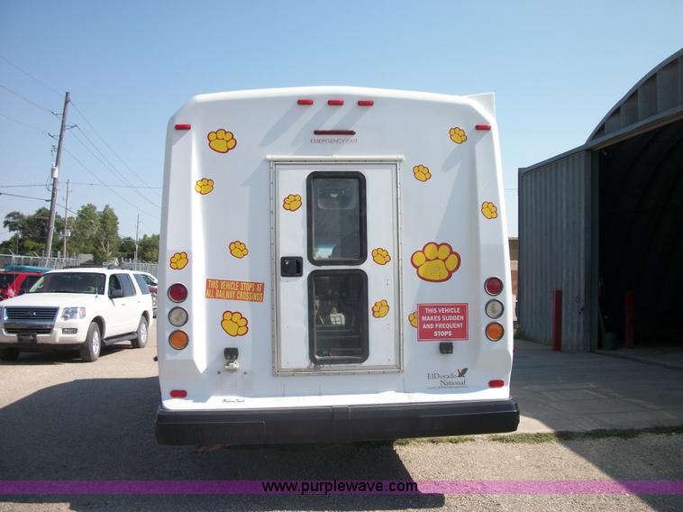 image for item B1428 2007 Ford E450 Super Duty transit bus