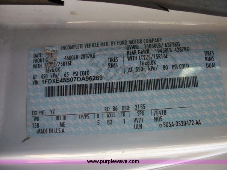 image for item B1428 2007 Ford E450 Super Duty transit bus