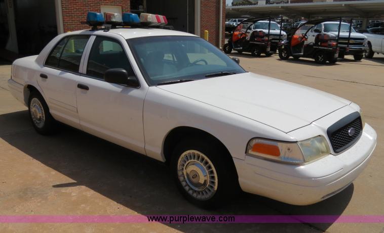 image for item B2433 2001 Ford Crown Victoria Police Interceptor