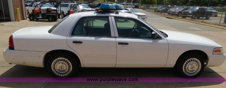 image for item B2433 2001 Ford Crown Victoria Police Interceptor
