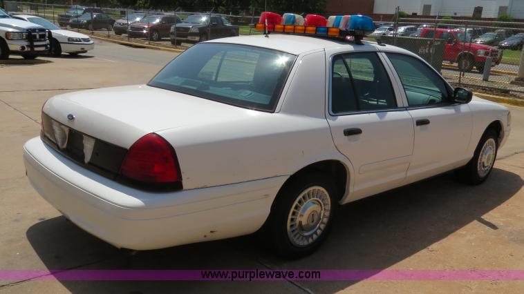 image for item B2433 2001 Ford Crown Victoria Police Interceptor
