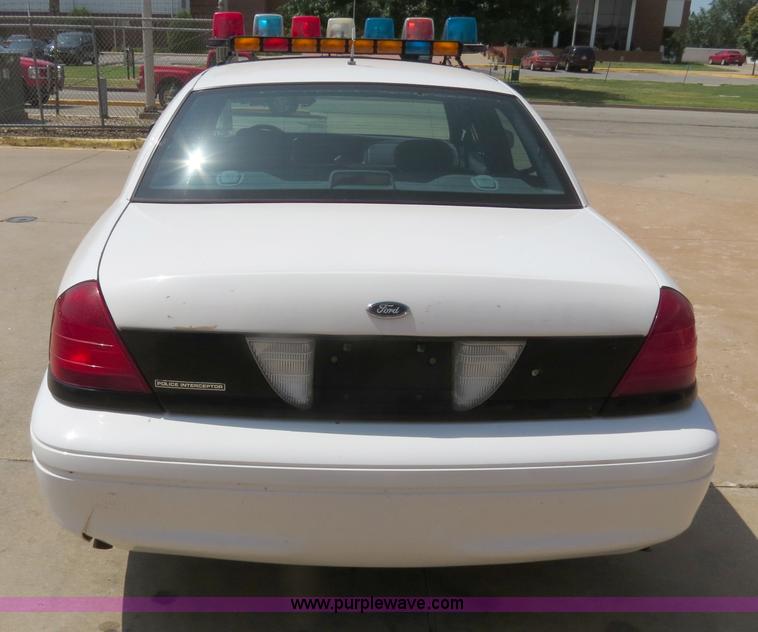 image for item B2433 2001 Ford Crown Victoria Police Interceptor