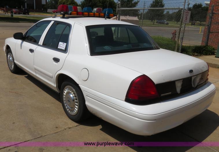 image for item B2433 2001 Ford Crown Victoria Police Interceptor