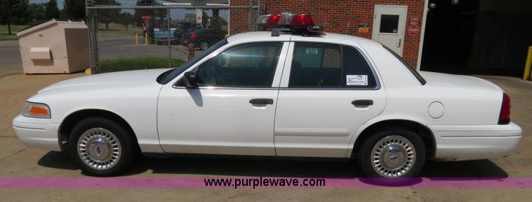 image for item B2433 2001 Ford Crown Victoria Police Interceptor