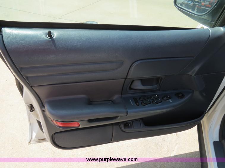 image for item B2433 2001 Ford Crown Victoria Police Interceptor