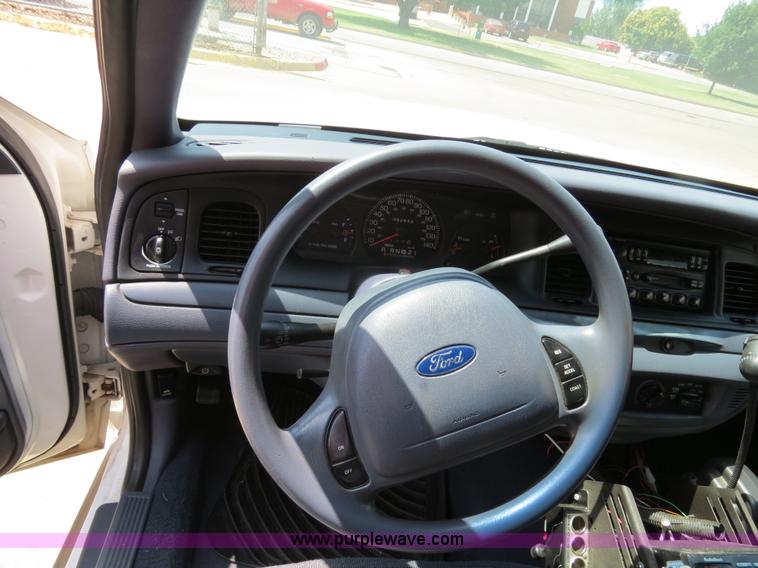 image for item B2433 2001 Ford Crown Victoria Police Interceptor