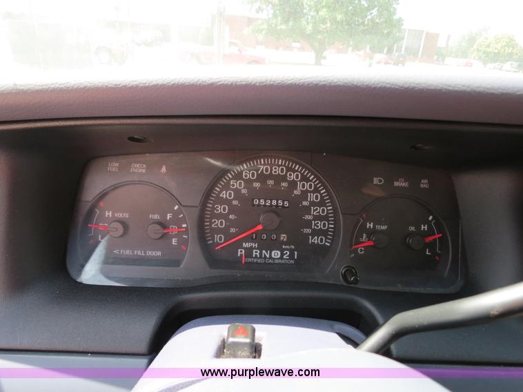 image for item B2433 2001 Ford Crown Victoria Police Interceptor