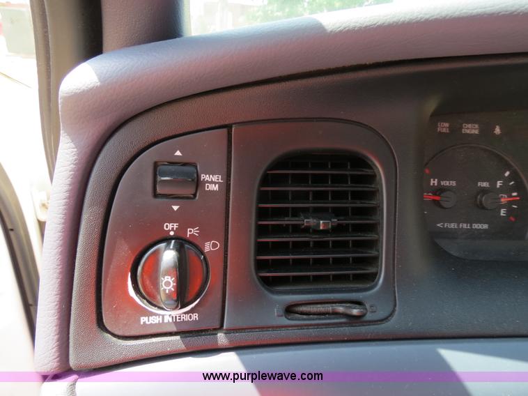 image for item B2433 2001 Ford Crown Victoria Police Interceptor