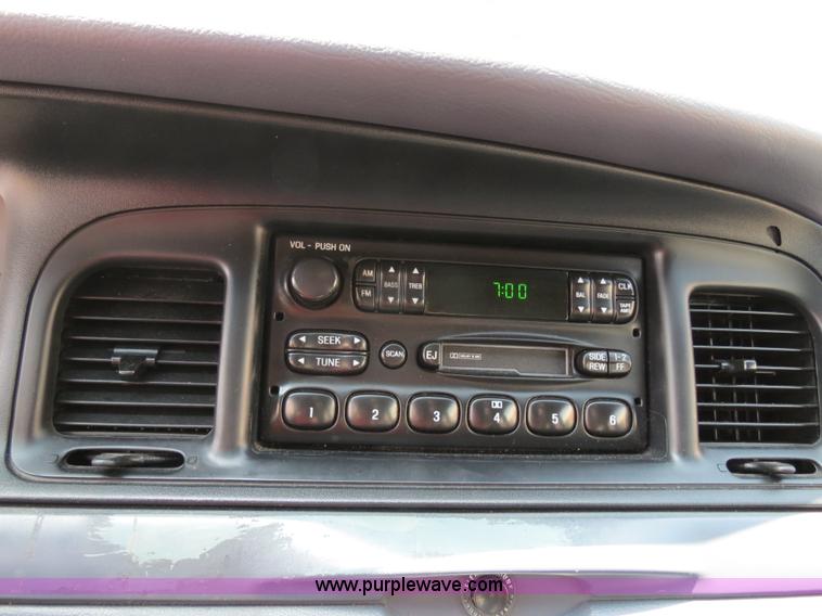 image for item B2433 2001 Ford Crown Victoria Police Interceptor