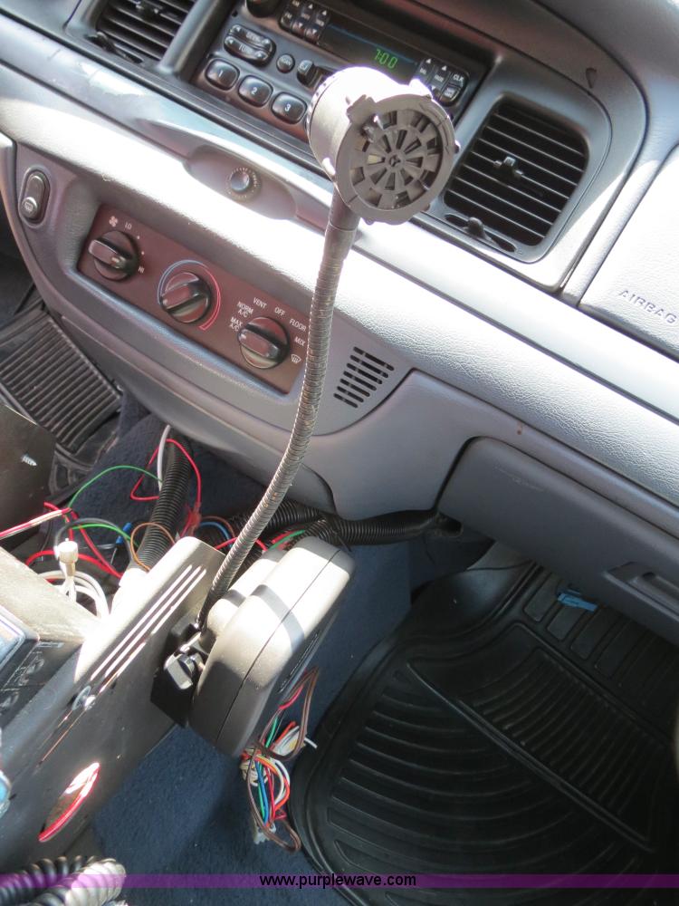 image for item B2433 2001 Ford Crown Victoria Police Interceptor