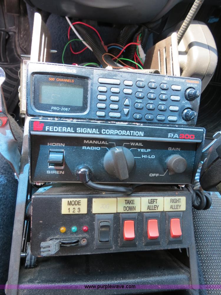 image for item B2433 2001 Ford Crown Victoria Police Interceptor