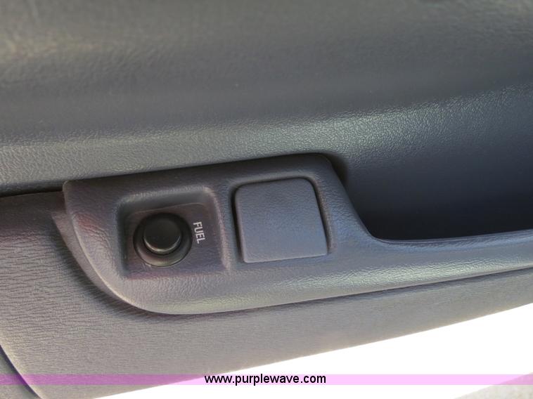 image for item B2433 2001 Ford Crown Victoria Police Interceptor