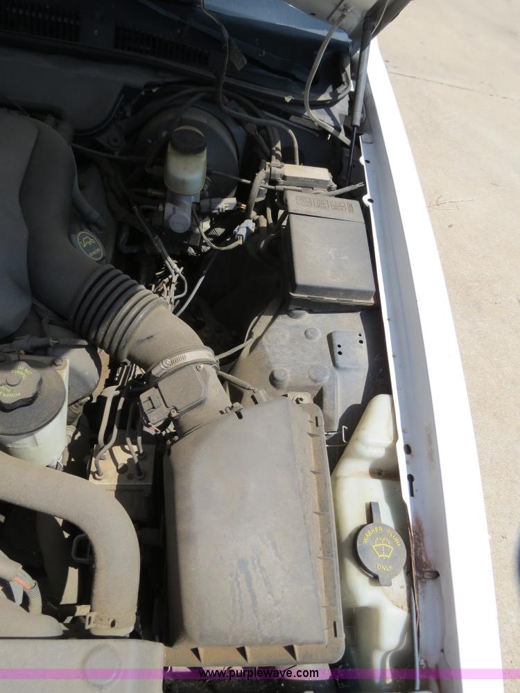 image for item B2433 2001 Ford Crown Victoria Police Interceptor