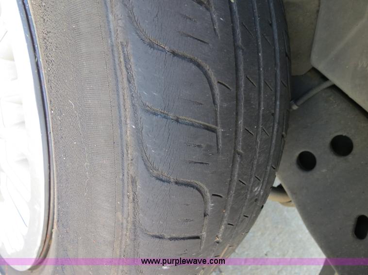 image for item B2433 2001 Ford Crown Victoria Police Interceptor